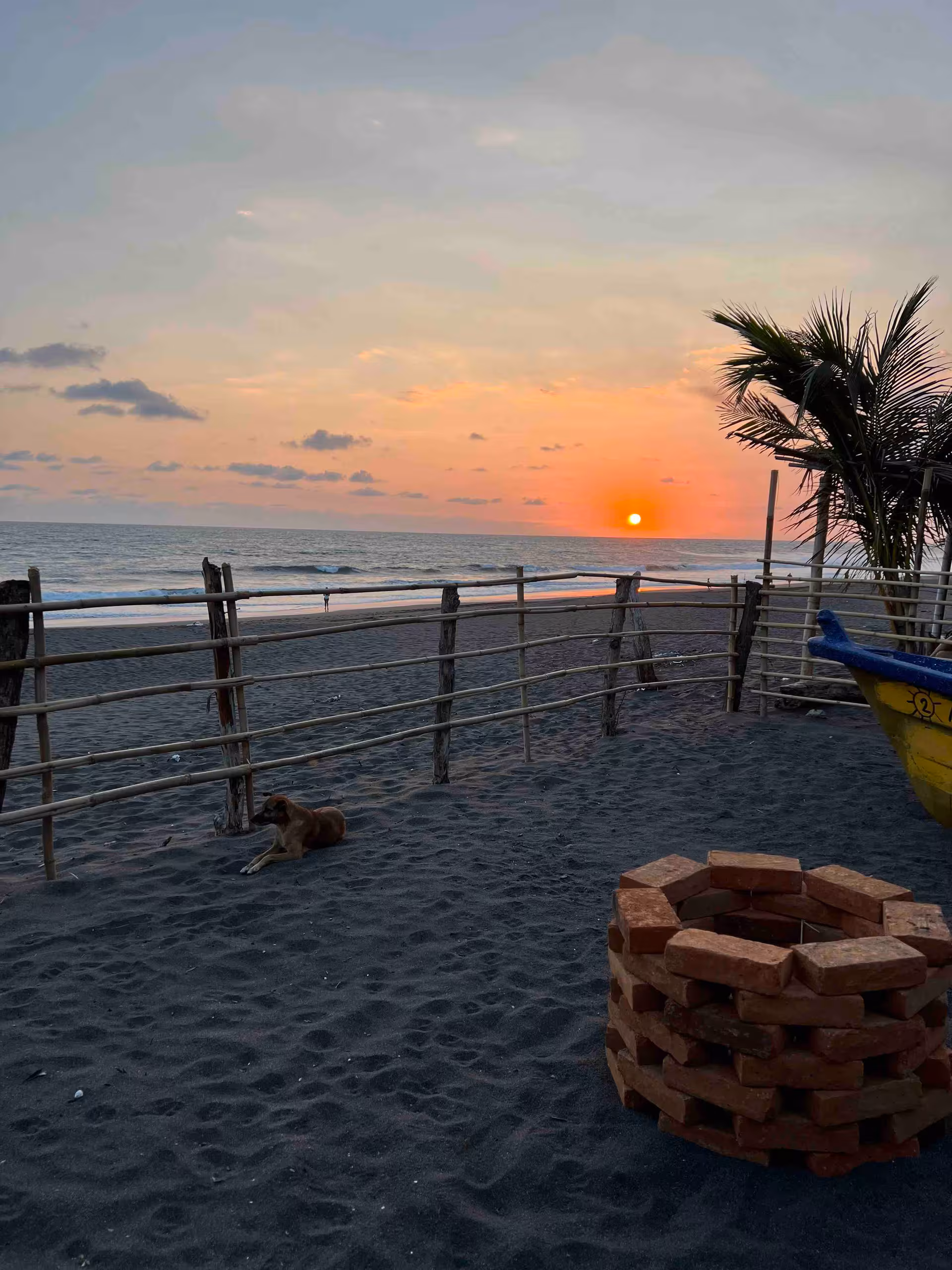 Atardecer en Surf House Mizata