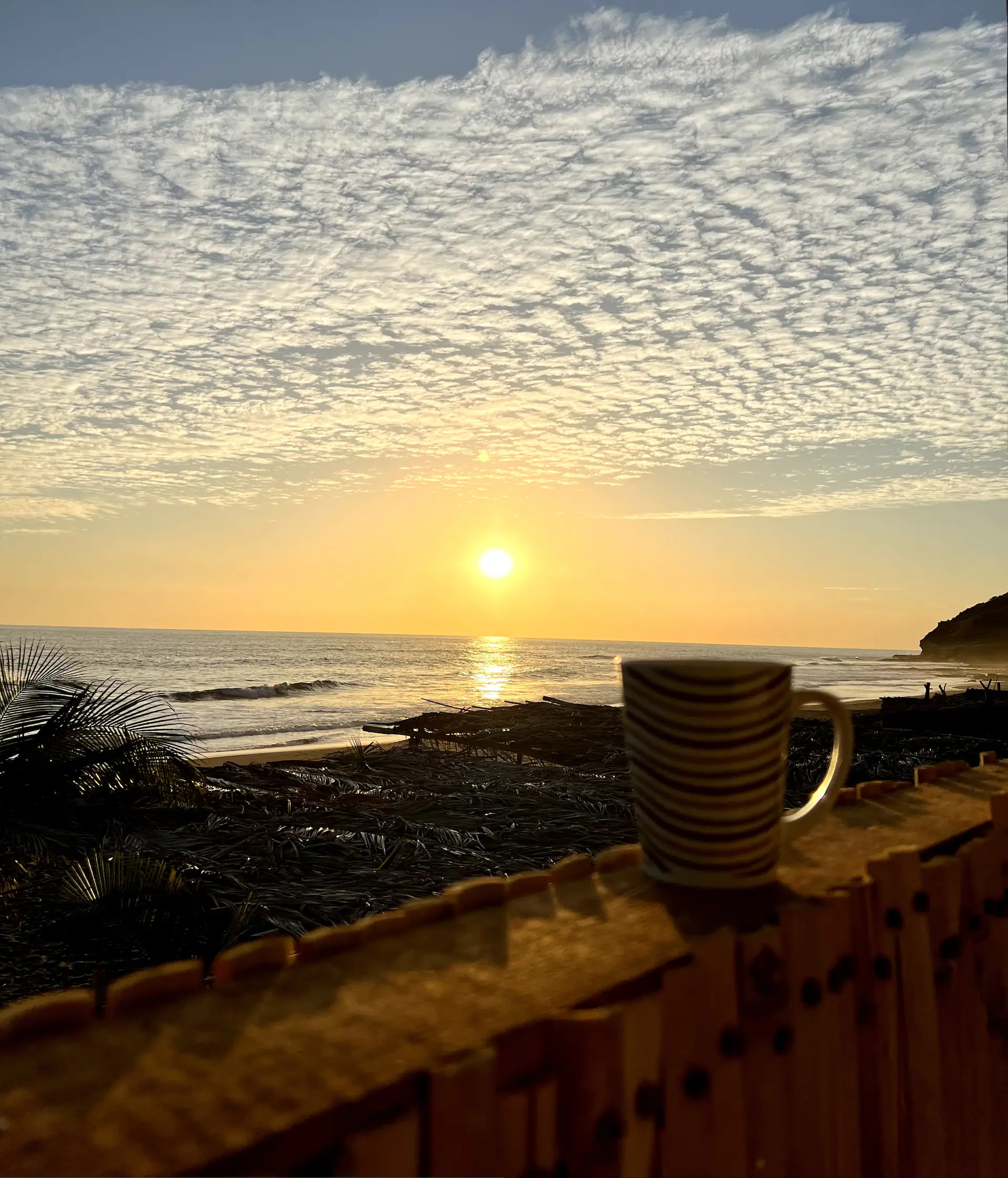 Terraza en Surf House Mizata